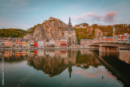 Fényképezés Dinant Skyline