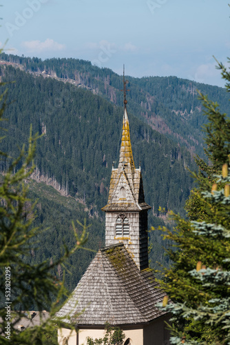 Kirchturm in Obereggen in S  dtirol
