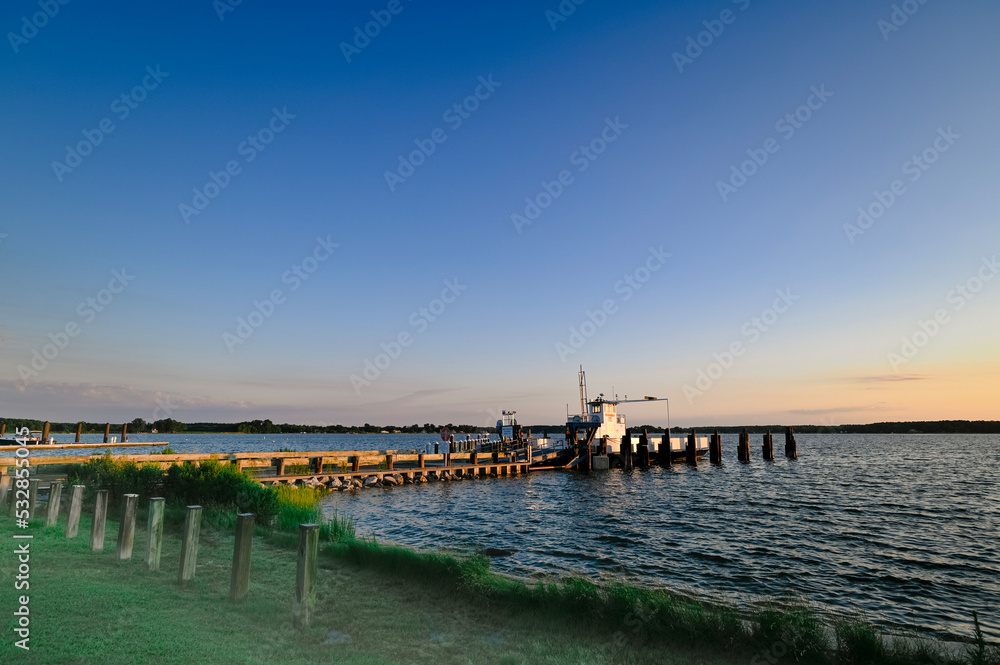 Obraz premium pier at sunset
