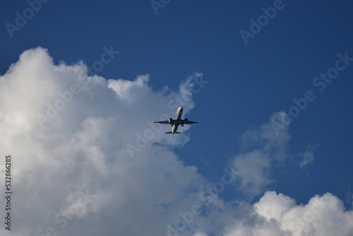 空と雲と飛行機