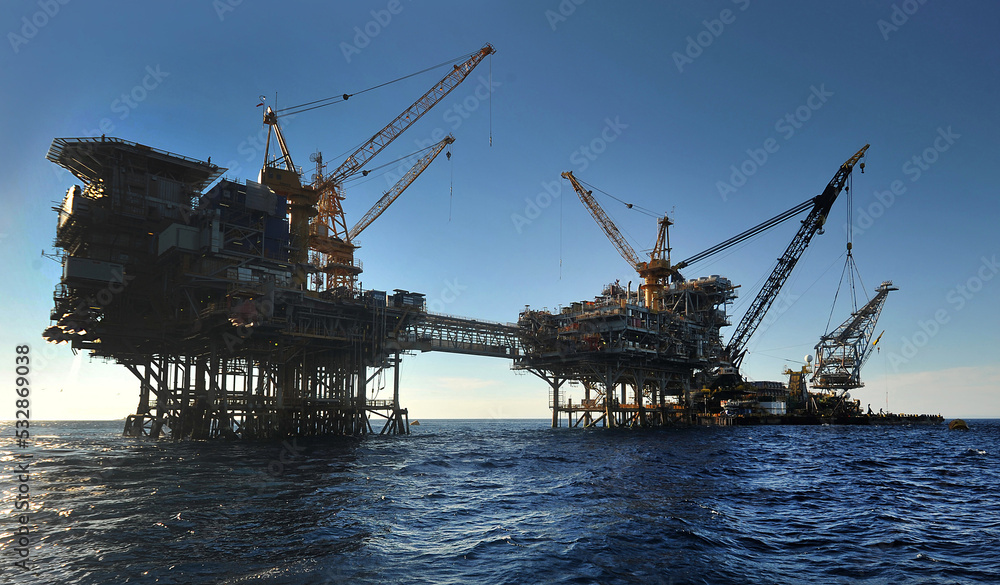 Marlin B Flare Boom Installation On Bass Strait During The Construction ...