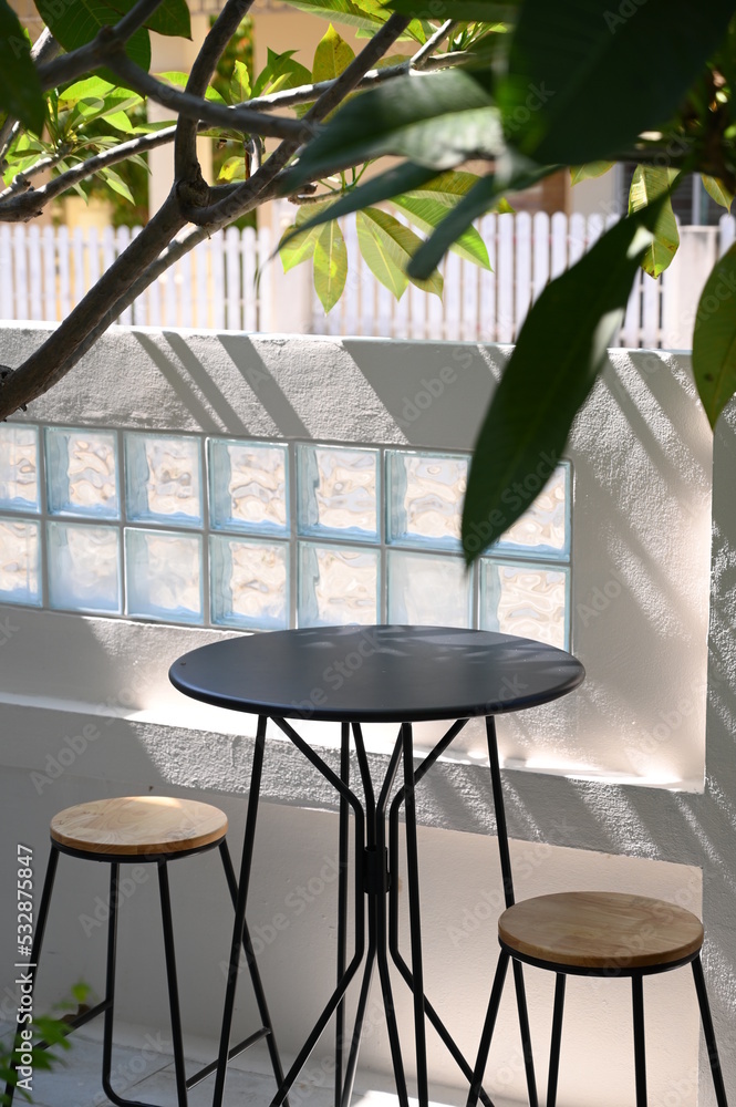 round table and chairs in the garden round table and chairs in the garden