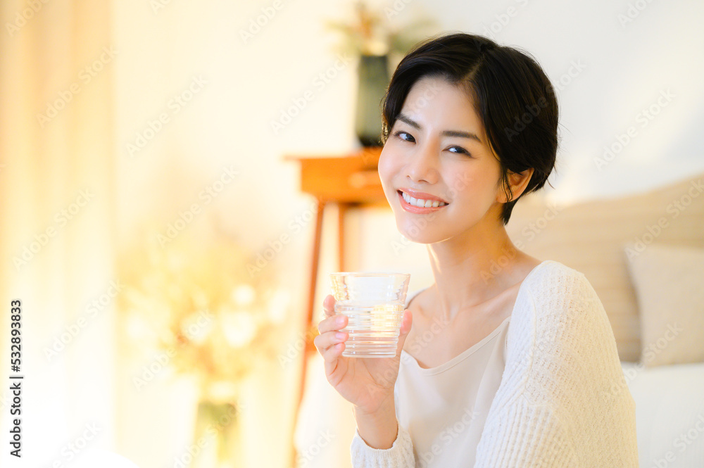 Women who drink water before going to bed Women who drink water before going to bed