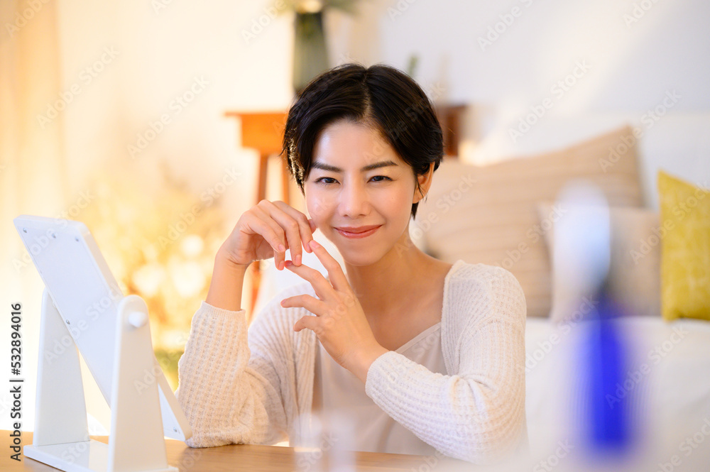 Women who use serum and lotion before bed Women who use serum and lotion before bed