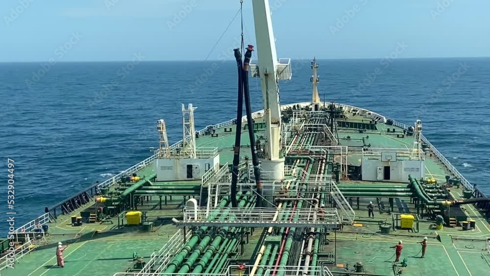 RIGGING AND TRANSFER OF CARGO HOSES IN OIL TANKER, FITTING OF CARGO ...
