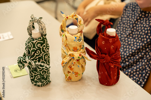 風呂敷のペットボトルカバー