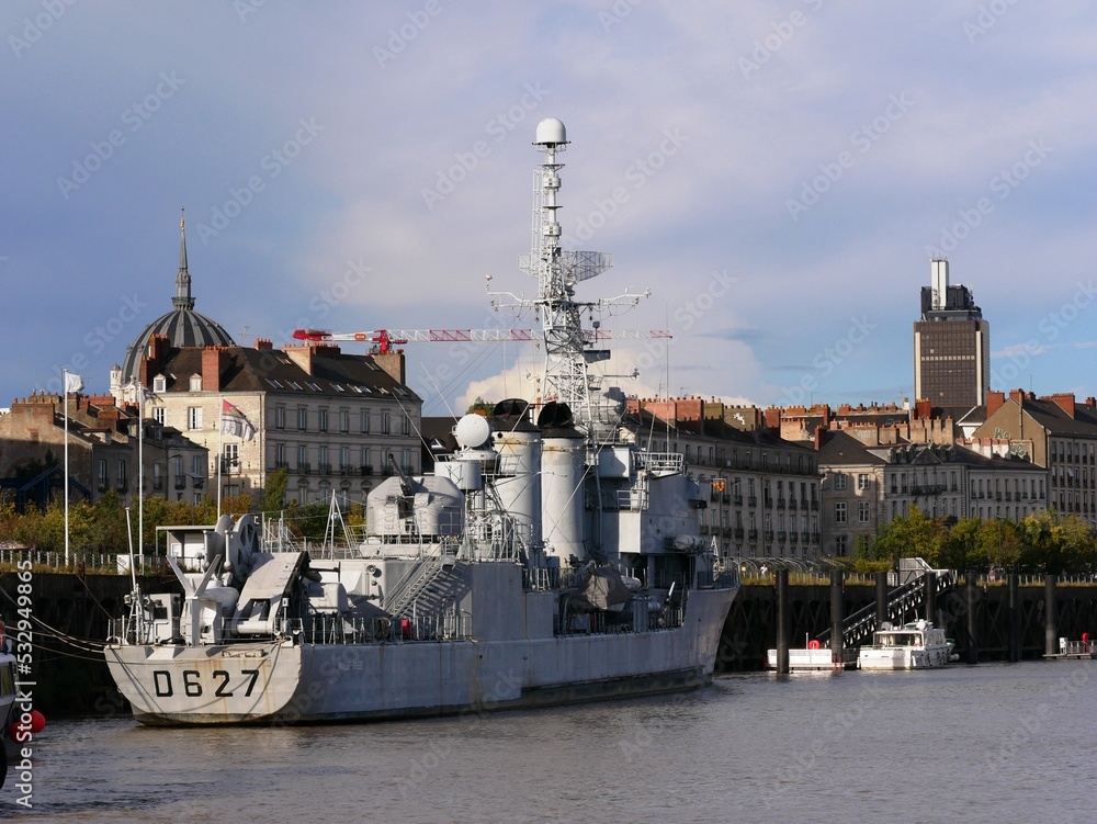 Bâtiment militaire le Maillé-Brézé à Nantes en Loire Atlantique, France Bâtiment militaire le Maillé-Brézé à Nantes en Loire Atlantique, France