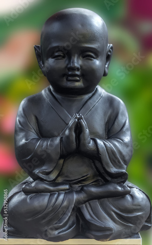 Statue de bouddha enfant