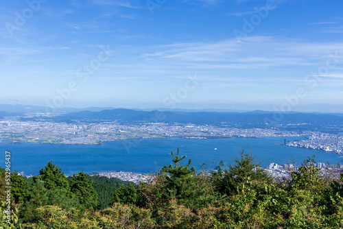 Fototapeta Naklejka Na Ścianę i Meble -  比叡山から望む夏の日本の琵琶湖

