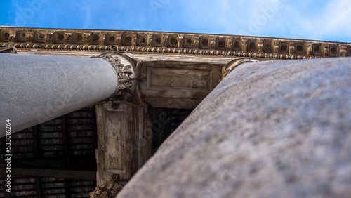 Pantheon Up view Detail 