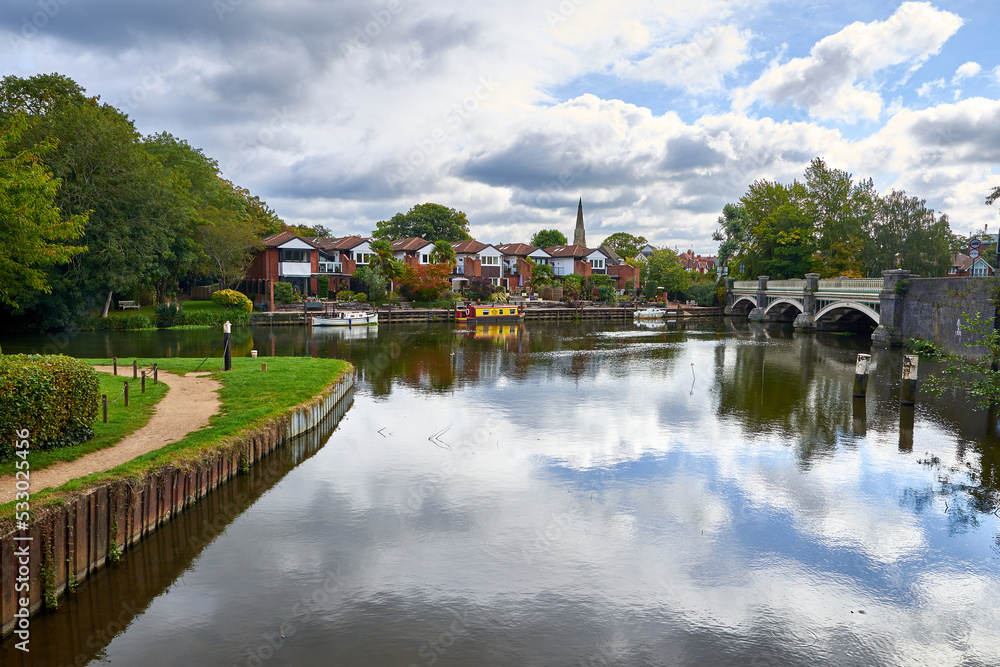 addelstone, a typicalvillage near london