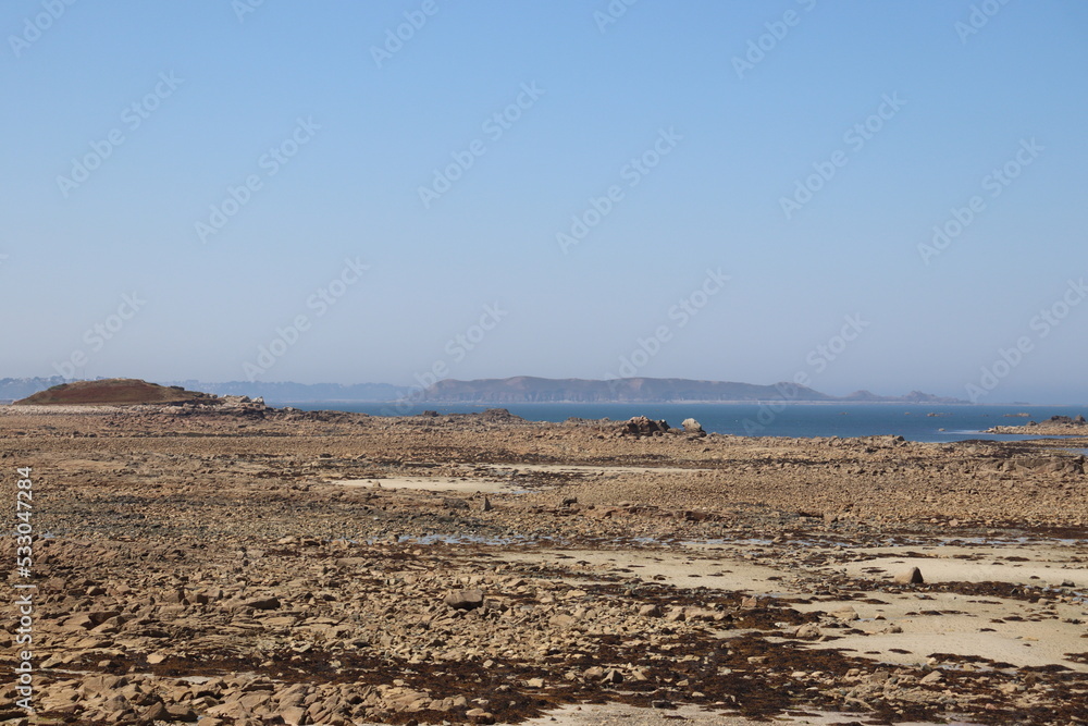 Obraz premium Port-Blanc, côtes d'armor, sable, rocher,