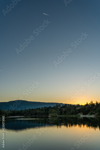 Fototapeta Naklejka Na Ścianę i Meble -  Sunset at Vasona Lake Park, Los Gatos, California