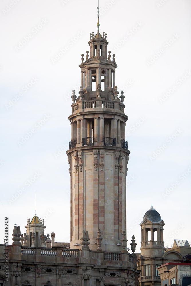 Obraz premium One of the corner towers at the front coner of the Barcelona Central Post Office
