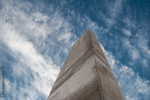 Monolithic structural elements in the construction of a residential building.