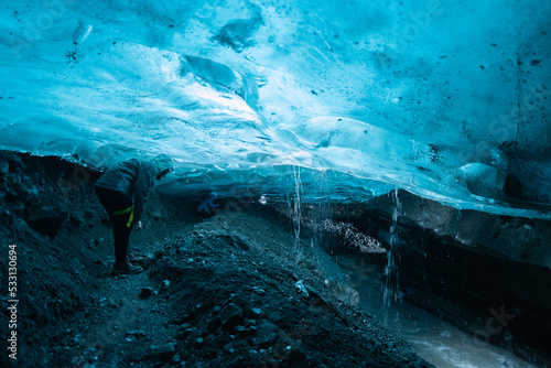 Obraz na płótnie Ice Cave In the Vatnajökull Glacier (Iceland) w salonie