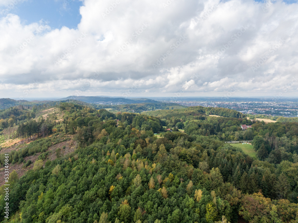 Mittelgebirge Teutoburger Wald in Nordrhein-Westfalen  im Niedersächsischen Bergland Luftaufnahme Bielefeld