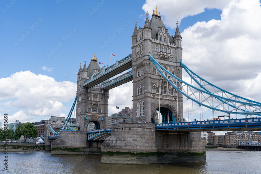 Obraz premium Tower Bridge horizontal close up