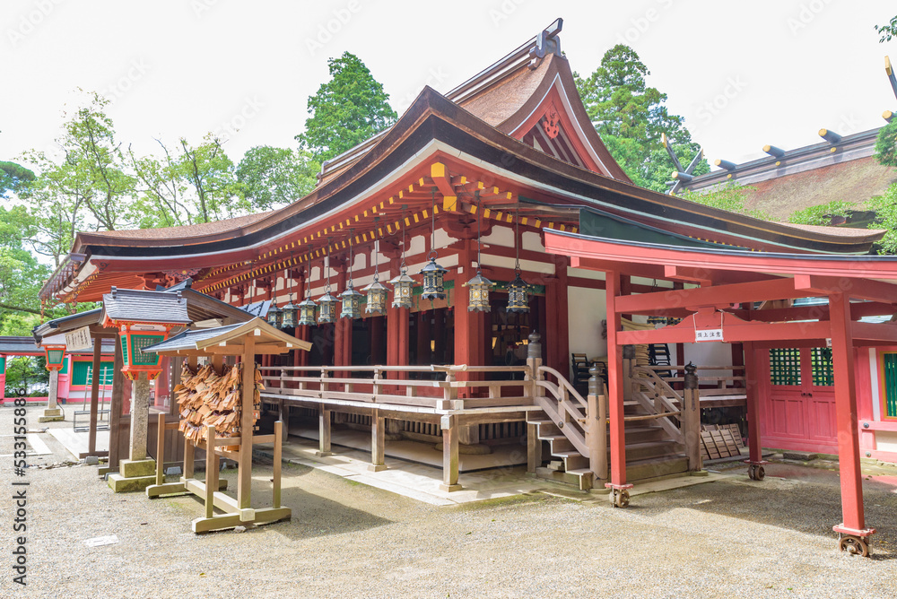Obraz premium Hai-den (Worship Hall) of the Isonokami Jingu Shrine in Nara, National Treasure of Japan.