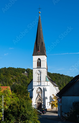 Neugotische Pfarrkirche St. Johannes Baptist in Düdinghausen, Hochsauerland