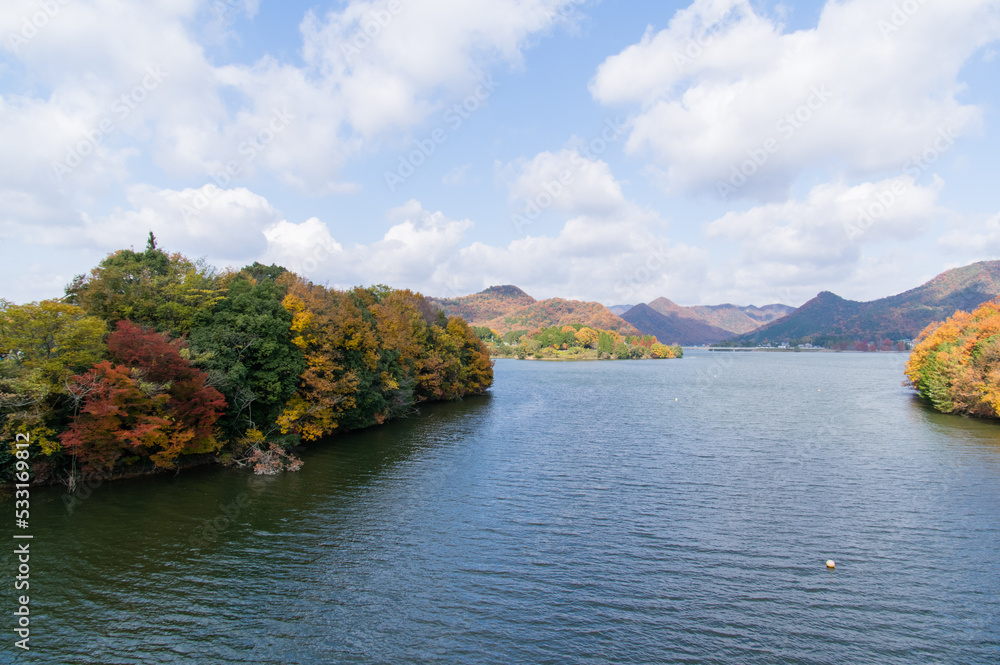 千丈寺湖(兵庫県三田市)の秋
