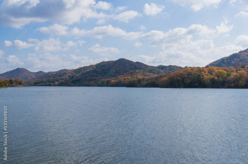 千丈寺湖（兵庫県三田市）の秋