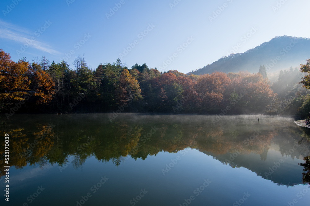 千丈寺湖（兵庫県三田市）の秋