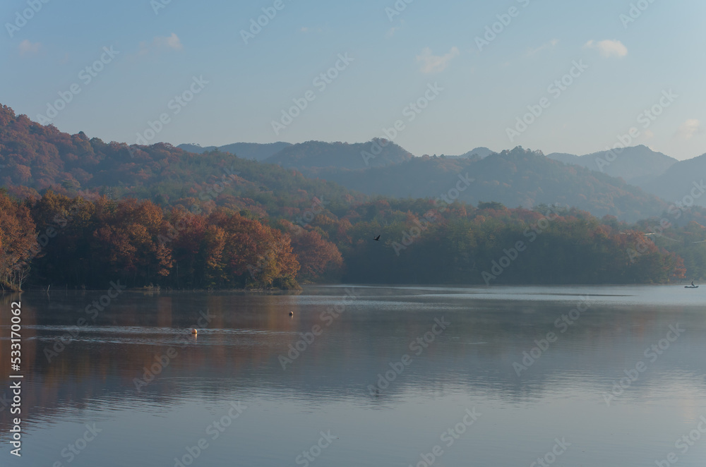 千丈寺湖（兵庫県三田市）の秋