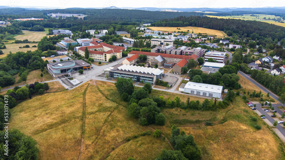 Luftaufnahme des Campus der Technischen Unversität Ilmenau auf dem Ehrenberg in Ilmenau, Thüringen, Deutschland
