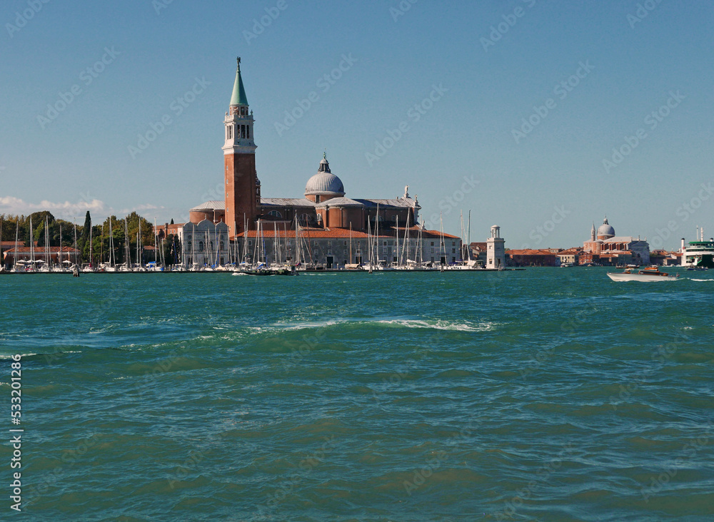 panorama della bellissima città di venezia sull'acqua