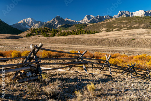 Photography Beautiful Idaho landscape with autumn color and mountains