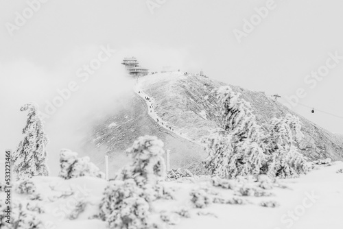 Góra Śnieżka w zimowej scenerii. © Sylwester Popenda