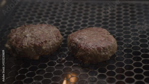 nice hamburger made on the grill, Hamburguer feito na churrasqueira photo