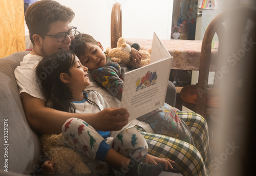 Foto Noches de cuentos con papá, en pijama