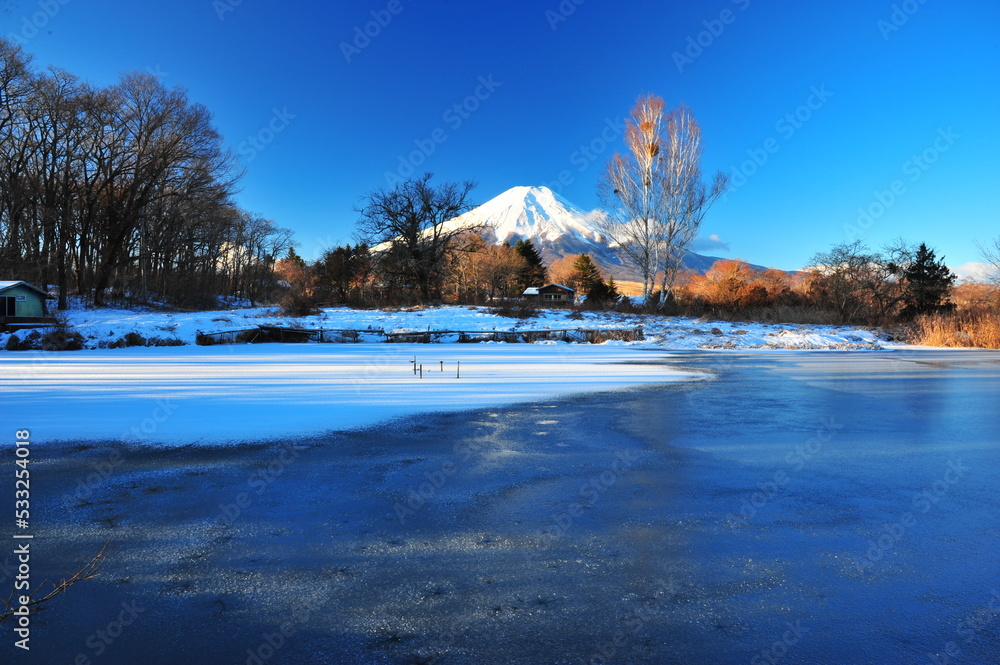 富士山と雪景色
富士山と雪景色