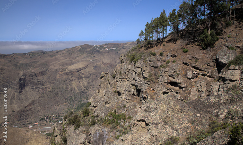 Gran Canaria, landscapes along the cross-island hike Las Palmas - Puerto de las Nieves, 
view into valley of Agaete, descent from Tamadaba nature park
