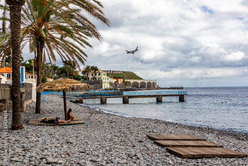 Urlaubsfeeling auf den wundersch  nen Atlantikinsel Madeira bei Santa Cruz - Portugal
