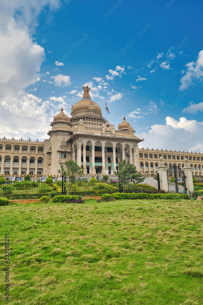 Obraz premium Vidhana Soudha in Bangalore, India, is the seat of the state legislature of Karnataka.