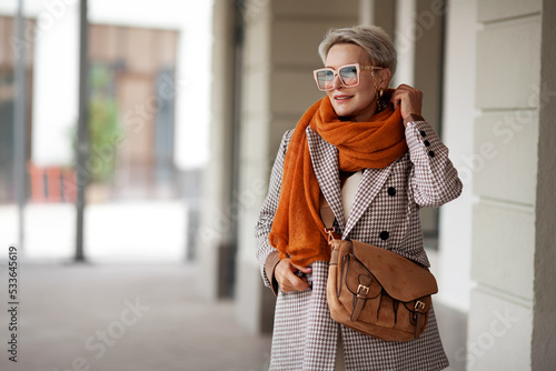 Bild auf Leinwand Smiling Woman Outdoor Portrait