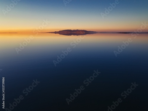 Fototapeta Naklejka Na Ścianę i Meble -  Sunset over Great Salt lake