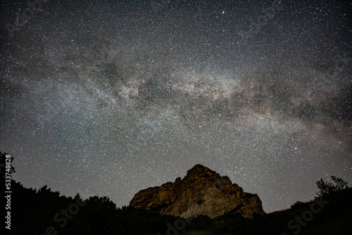 Milchstrasse über dem Berg