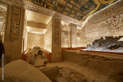 Tableau sur toile The Colorful Tomb of Ramesses VI in Luxor