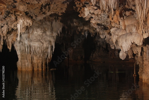 Fototapete Cenotes, cuevas y cavernas de la Península de Yucatán, turismo sustentable