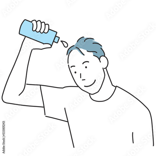 笑顔で育毛剤を使う薄毛の男性