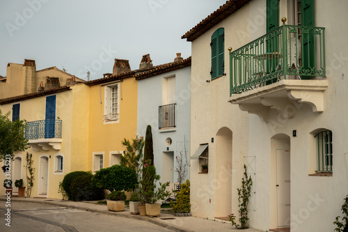 Fototapeta Naklejka Na Ścianę i Meble -  Colorful houses in Port Grimaud, village on Mediterranean sea with yacht harbour, Provence, France