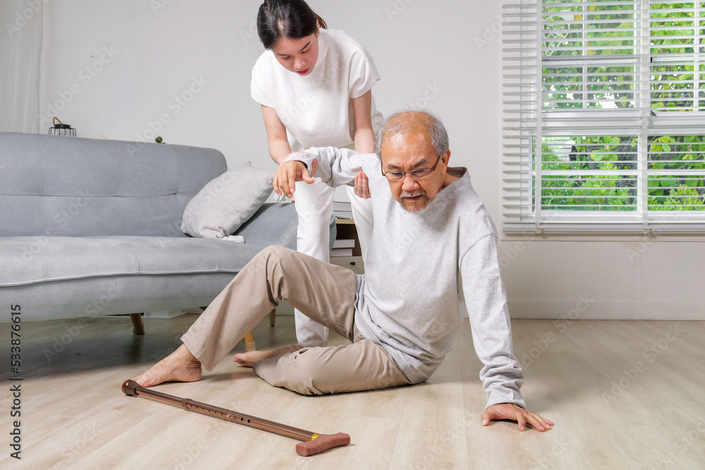 Senior slip and fall, Elderly people accident slip and fall ...