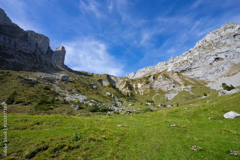  Mount Pilatus and the valley station in Alpnachstad  and Lucern lie in the heart of Switzerland and are very well connected. They are conveniently reached by car, train or boat trip.