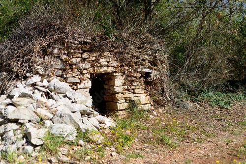 Alte Steinhütte für Tiere