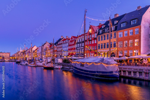 Obraz na płótnie Nyhavn Canal at sunrise, Christmas time, Copenhagen, Denmark w salonie