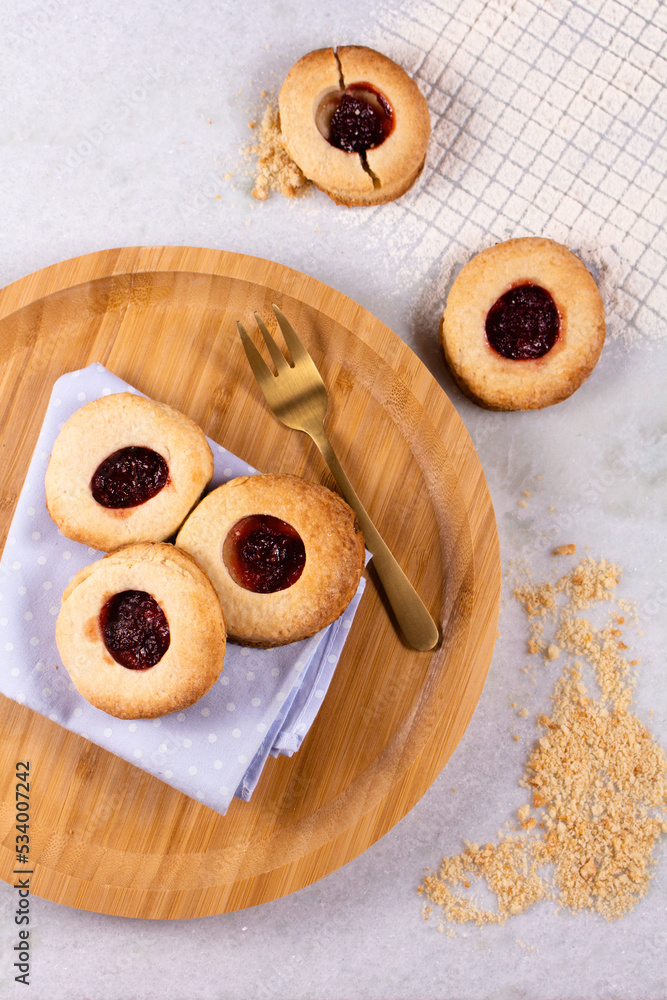 Fototapeta premium cookies jam plate white brow 